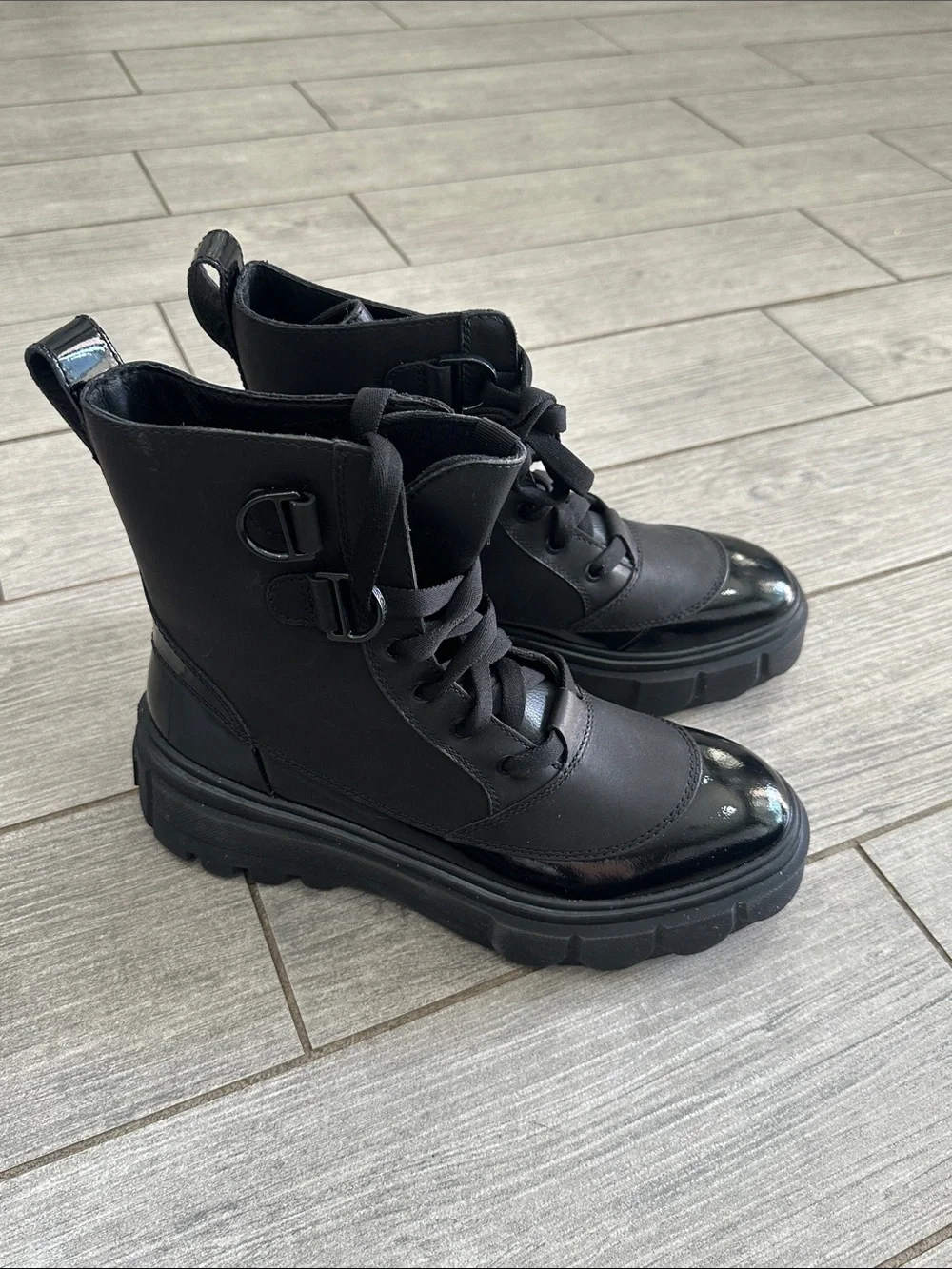 SOREL Caribou X  Lace Up Waterproof Boots NWT!